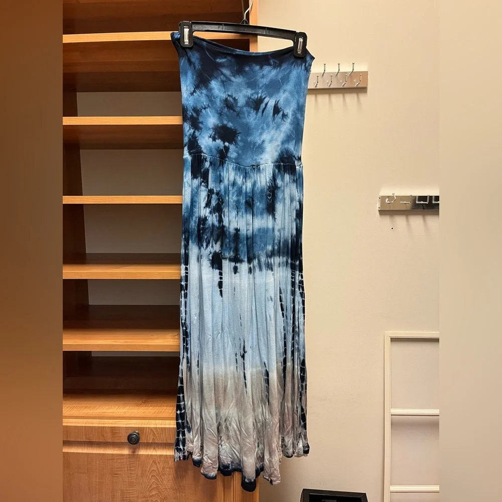 Tie Dye Dress or Maxi Skirt, brand: Raviya, Size small, blues, taupe, and whites - Picture 2 of 2